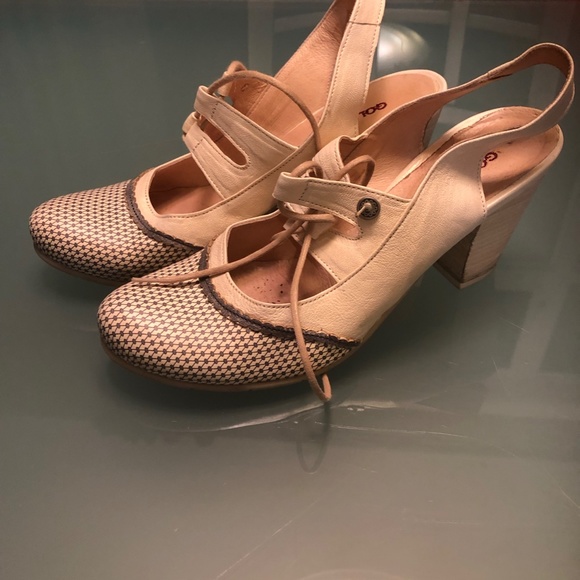 Gold Button Lace Up Shoe - Picture 2 of 2